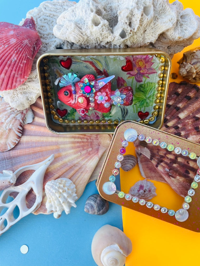 Boîte de Curiosité Fantastique - Création Originale Artisanale - Poisson "Flâneur des Nénuphars"