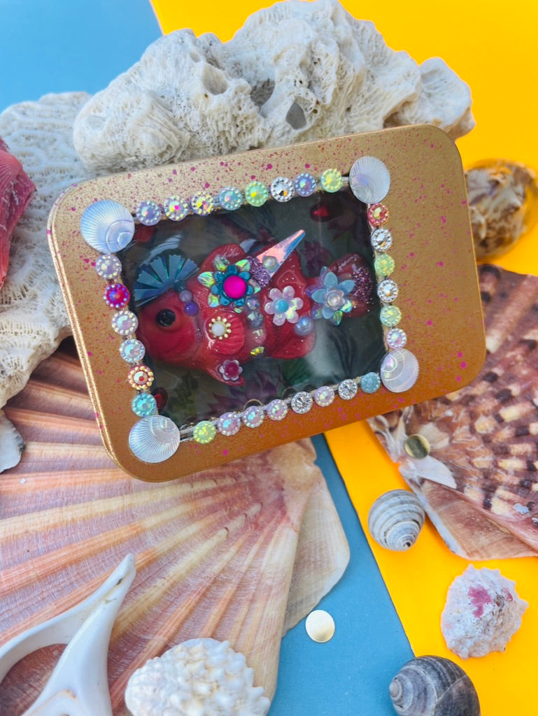 Boîte de Curiosité Fantastique - Création Originale Artisanale - Poisson "Flâneur des Nénuphars"