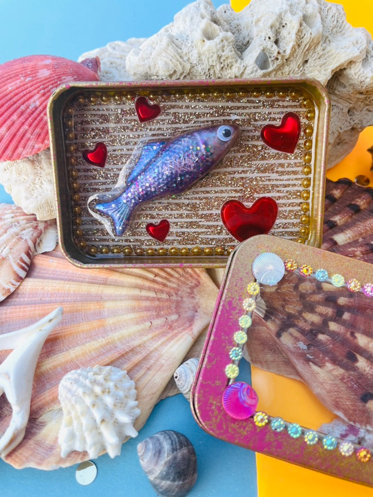 Boîte de Curiosité Fantastique - Création Originale Artisanale - Sardine "Éclat-Fugace"