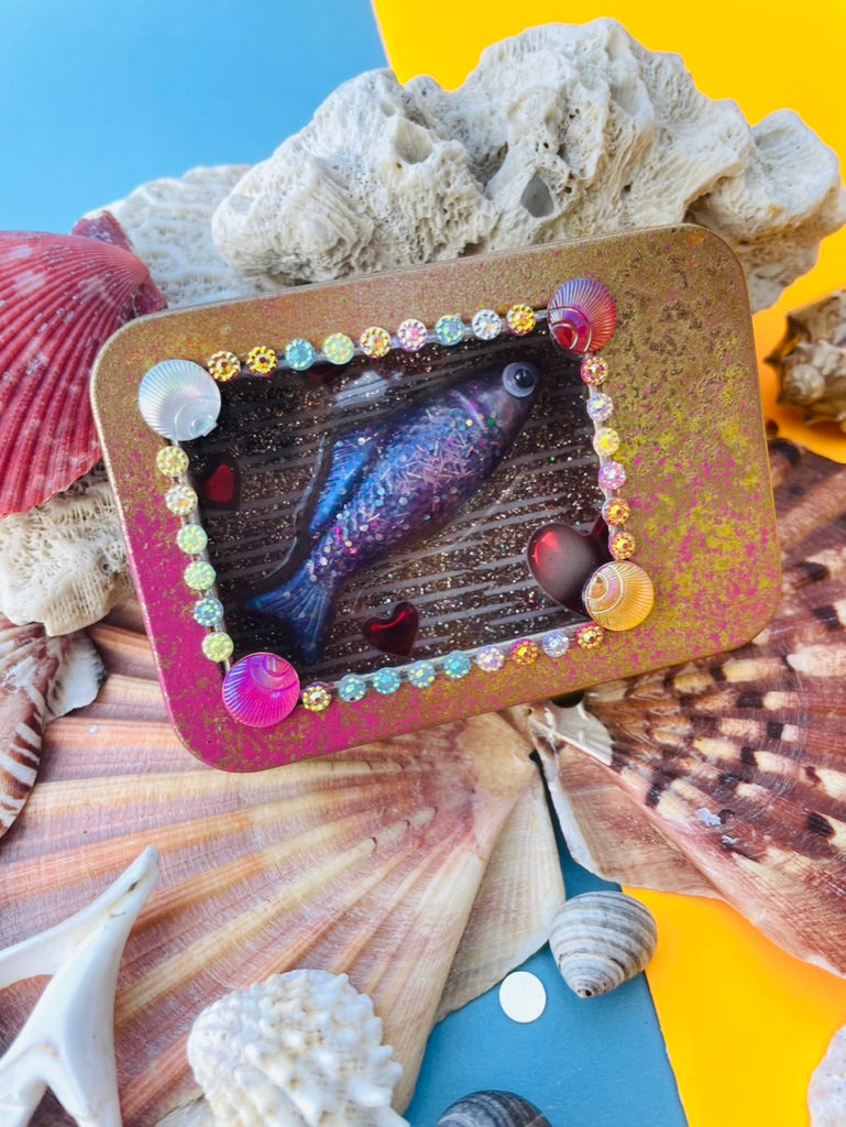 Boîte de Curiosité Fantastique - Création Originale Artisanale - Sardine "Éclat-Fugace"