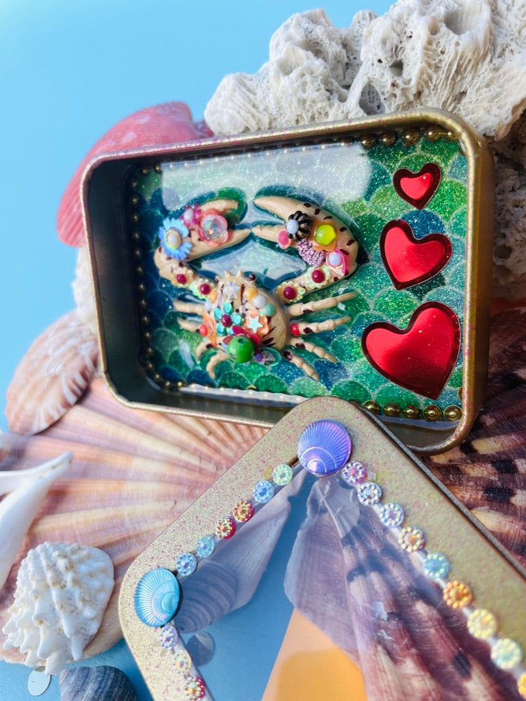 Boîte de Curiosité Fantastique - Création Originale Artisanale - Crabe "Complice des Sirènes"