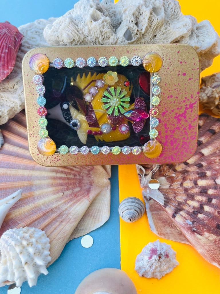 Boîte de Curiosité Fantastique - Création Originale Artisanale - Poisson "Lueur de Limonie"