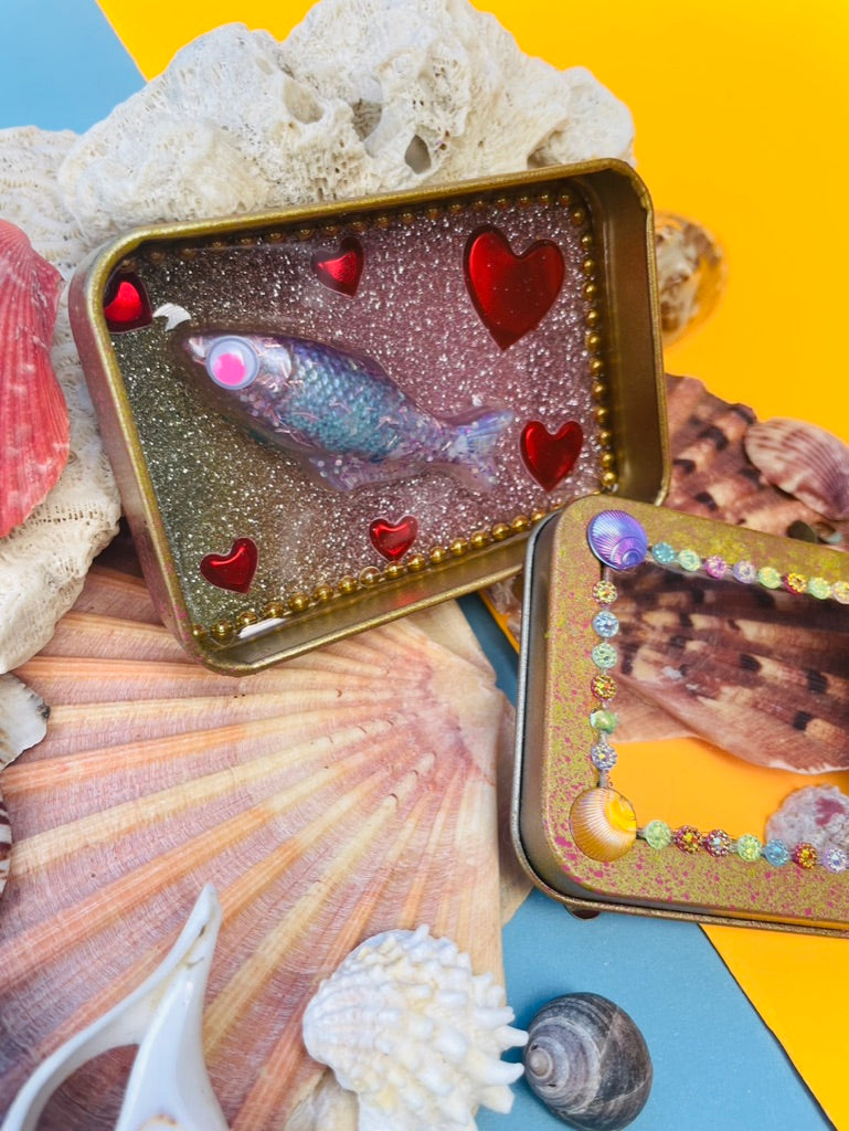 Boîte de Curiosité Fantastique - Création Originale Artisanale - Sardine "Rêve-Mauve"