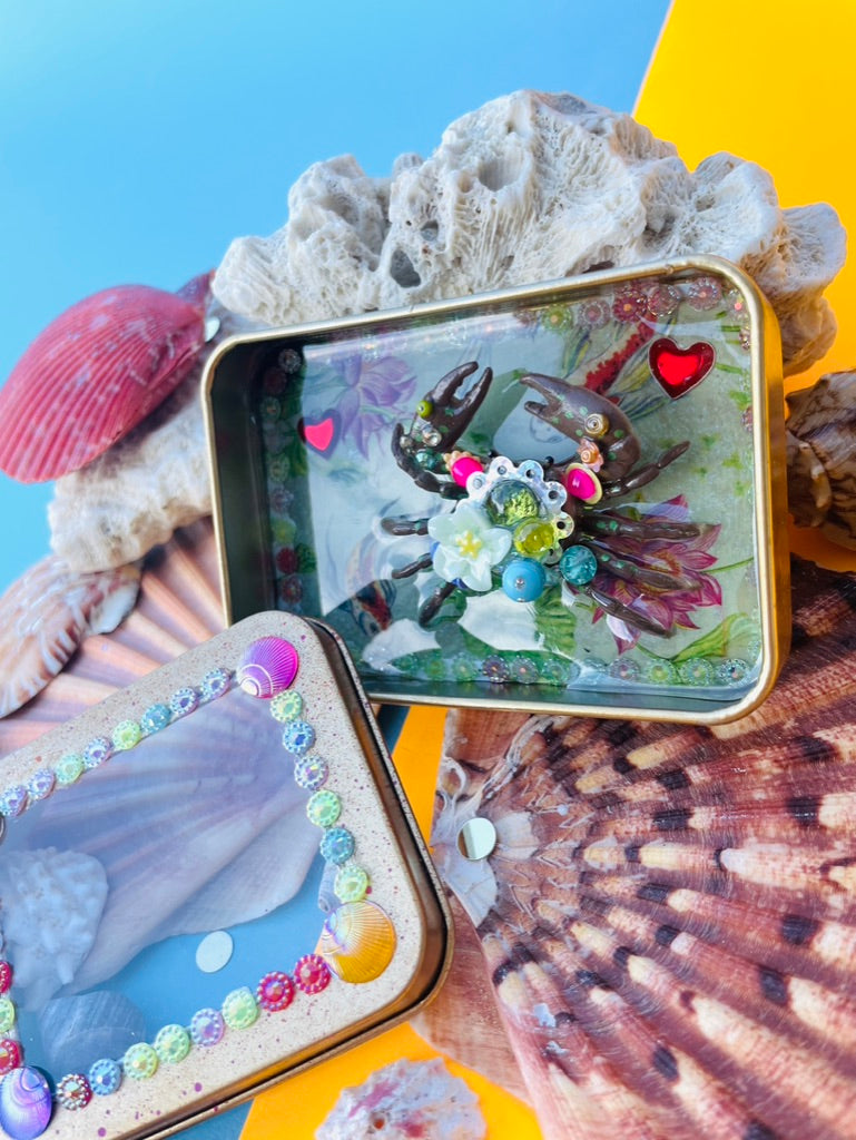 Boîte de Curiosité Fantastique - Création Originale Artisanale - Crabe "Gardien des Nénuphars"