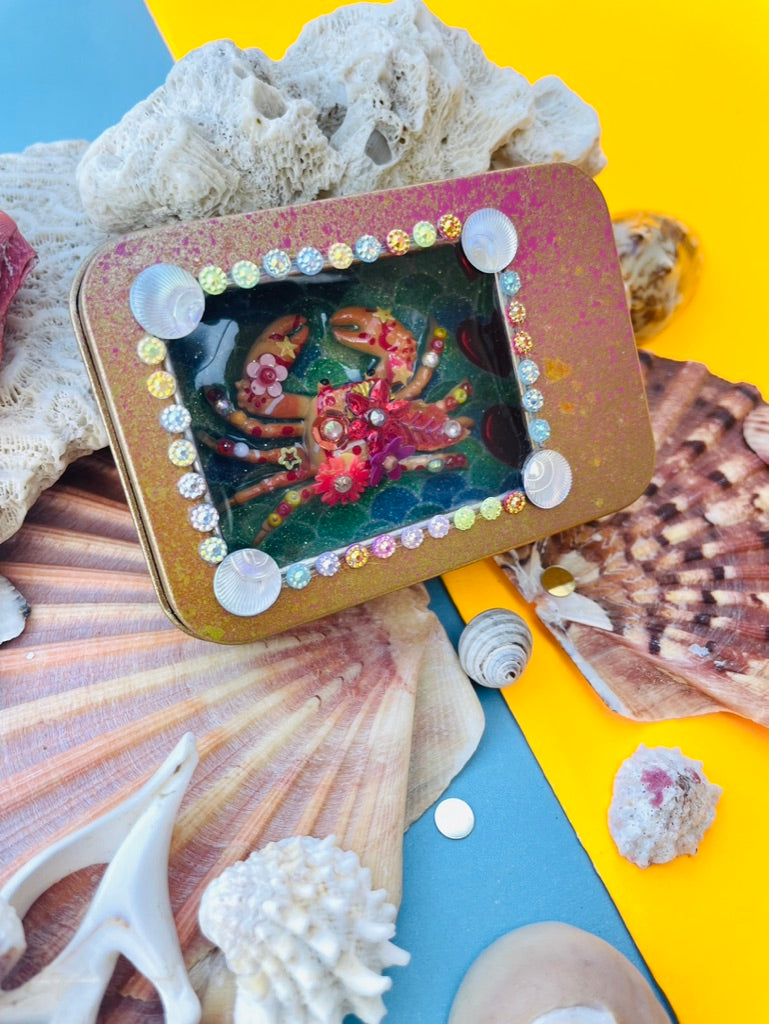 Boîte de Curiosité Fantastique - Création Originale Artisanale - Crabe "Cœur-de-Sable"
