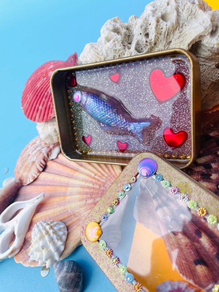 Boîte de Curiosité Fantastique - Création Originale Artisanale - Sardine "Rêve-Mauve"