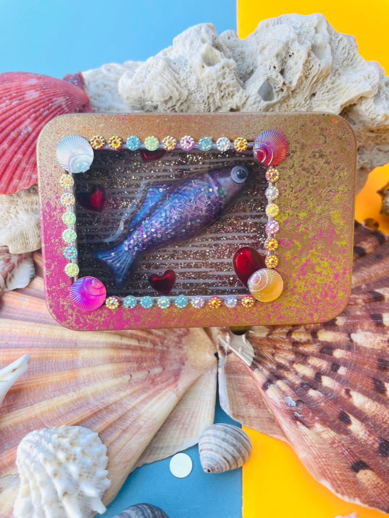 Boîte de Curiosité Fantastique - Création Originale Artisanale - Sardine "Éclat-Fugace"