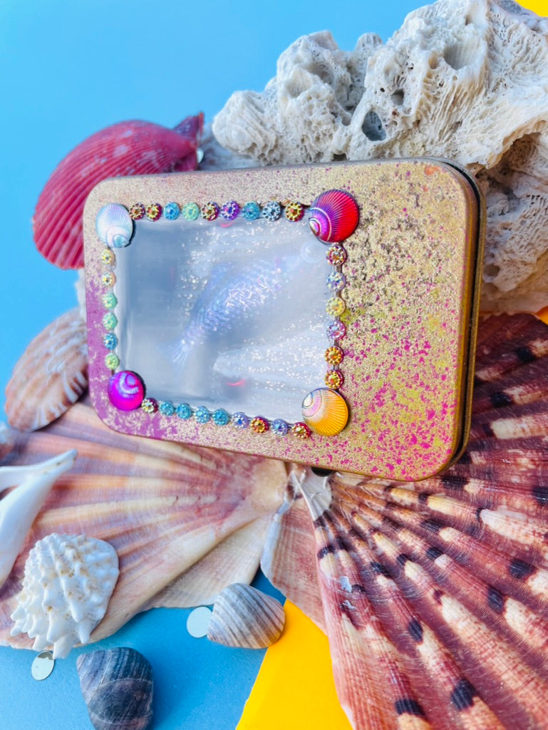 Boîte de Curiosité Fantastique - Création Originale Artisanale - Sardine "Éclat-Fugace"