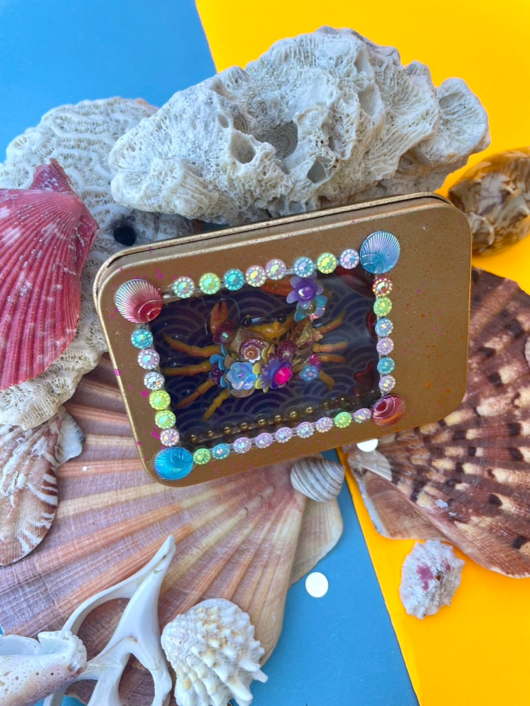 Boîte de Curiosité Fantastique - Création Originale Artisanale - Crabe "Flamme d’Aprème"