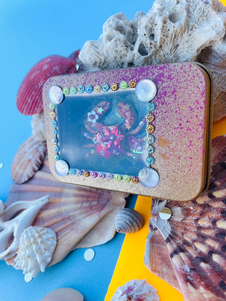 Boîte de Curiosité Fantastique - Création Originale Artisanale - Crabe "Cœur-de-Sable"
