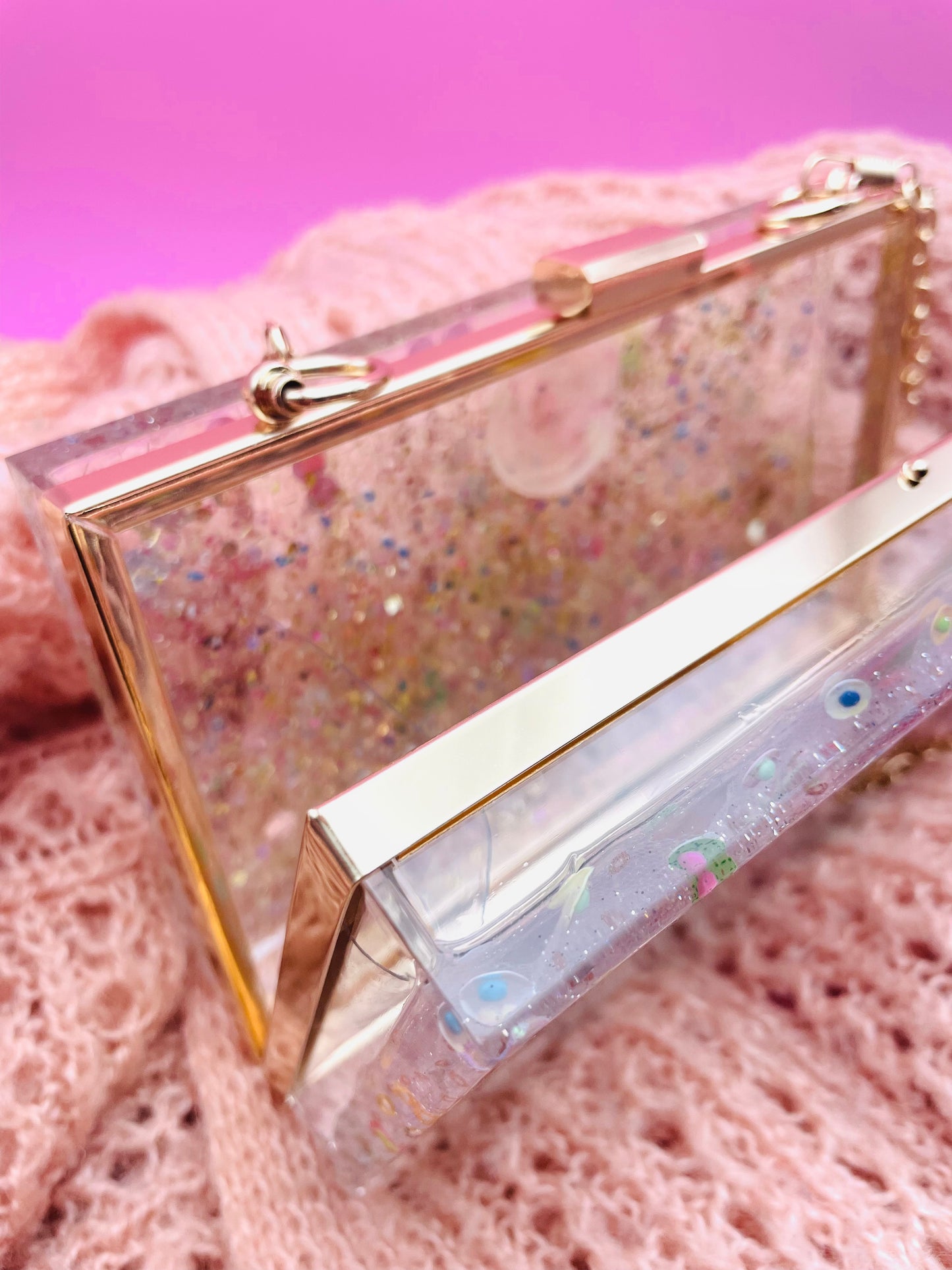 Clutch Féérique Numéro #4 - Paysages Enchantés en Dentelle et Résine
