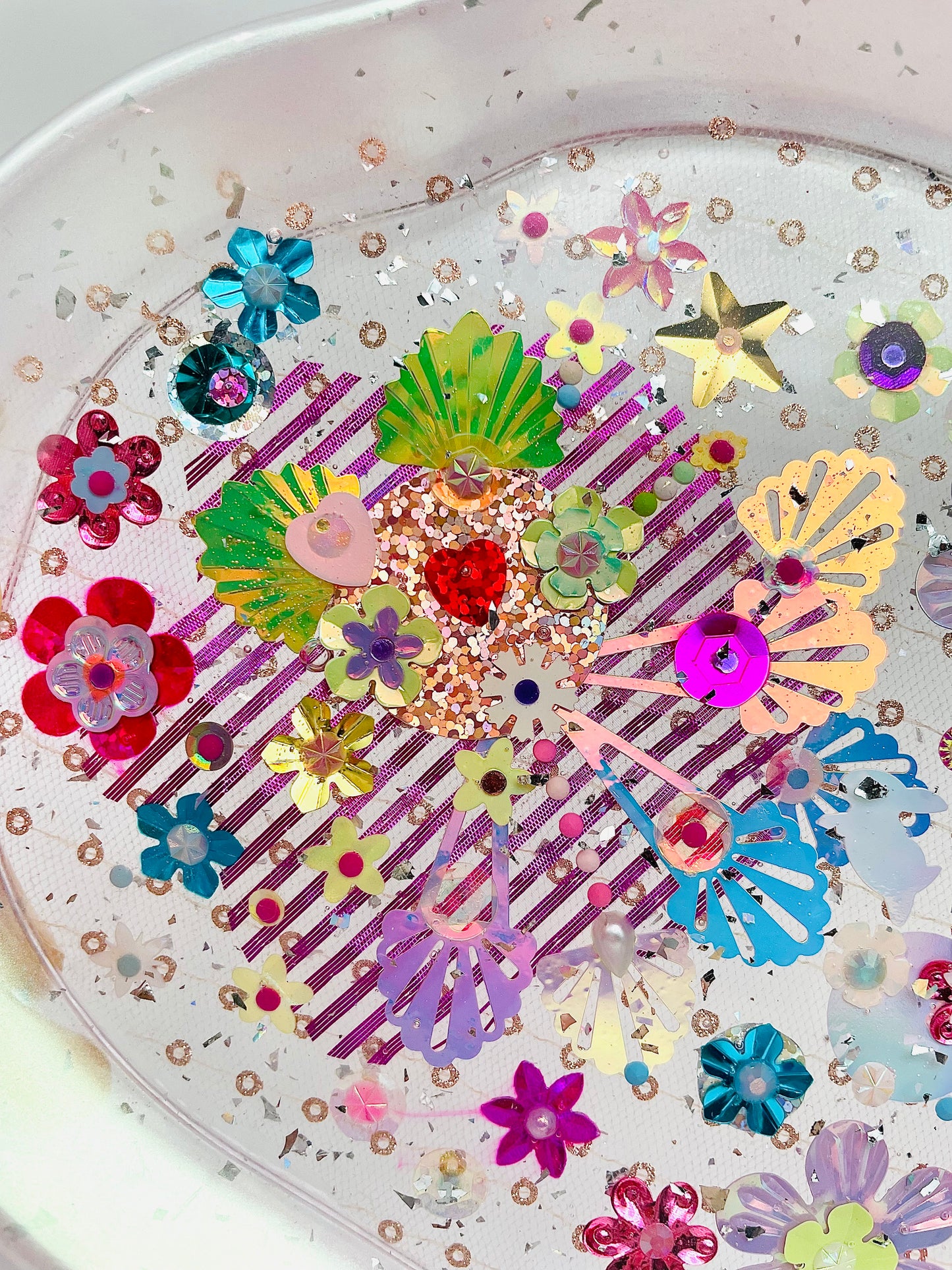 Plateau Décoratif en Résine avec Sequins et Perles - Mini Jardin Imaginaire Rose et perlé - Exclusivité Muz Fabrique