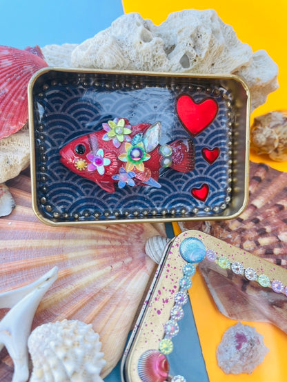 Boîte de Curiosité Fantastique - Création Originale Artisanale - Poisson "Étincelle de Joie"