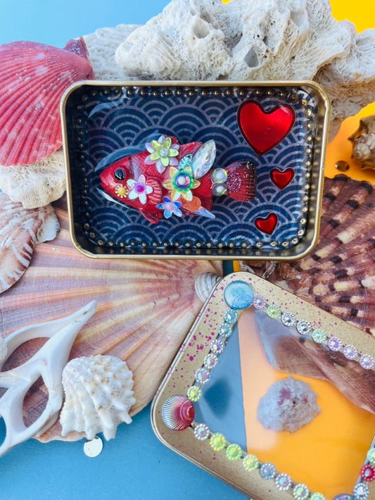 Boîte de Curiosité Fantastique - Création Originale Artisanale - Poisson "Étincelle de Joie"