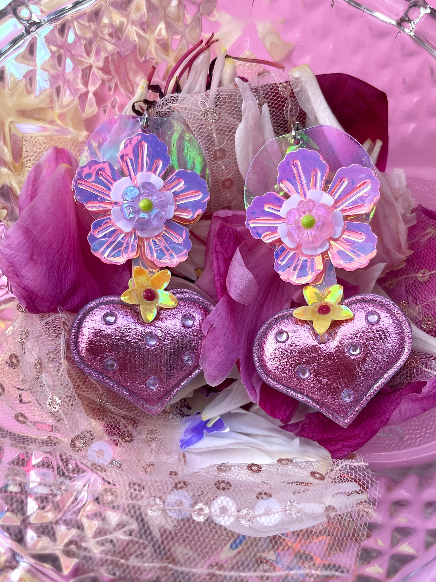 Boucles d’oreilles féériques et légères – "Un coeur et des fleurs" -  Collection Été 2025