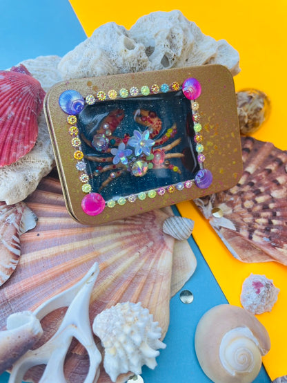 Boîte de Curiosité Fantastique - Création Originale Artisanale - Crabe "Silencieux Complice"