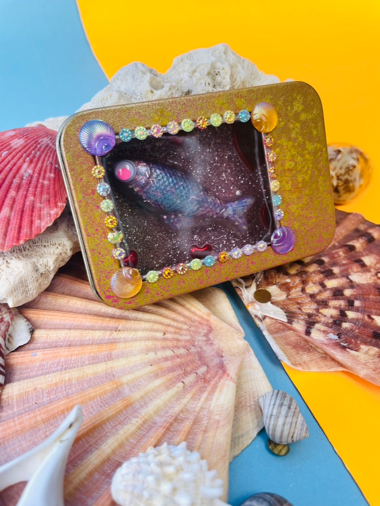 Boîte de Curiosité Fantastique - Création Originale Artisanale - Sardine "Rêve-Mauve"