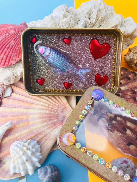 Boîte de Curiosité Fantastique - Création Originale Artisanale - Sardine "Rêve-Mauve"
