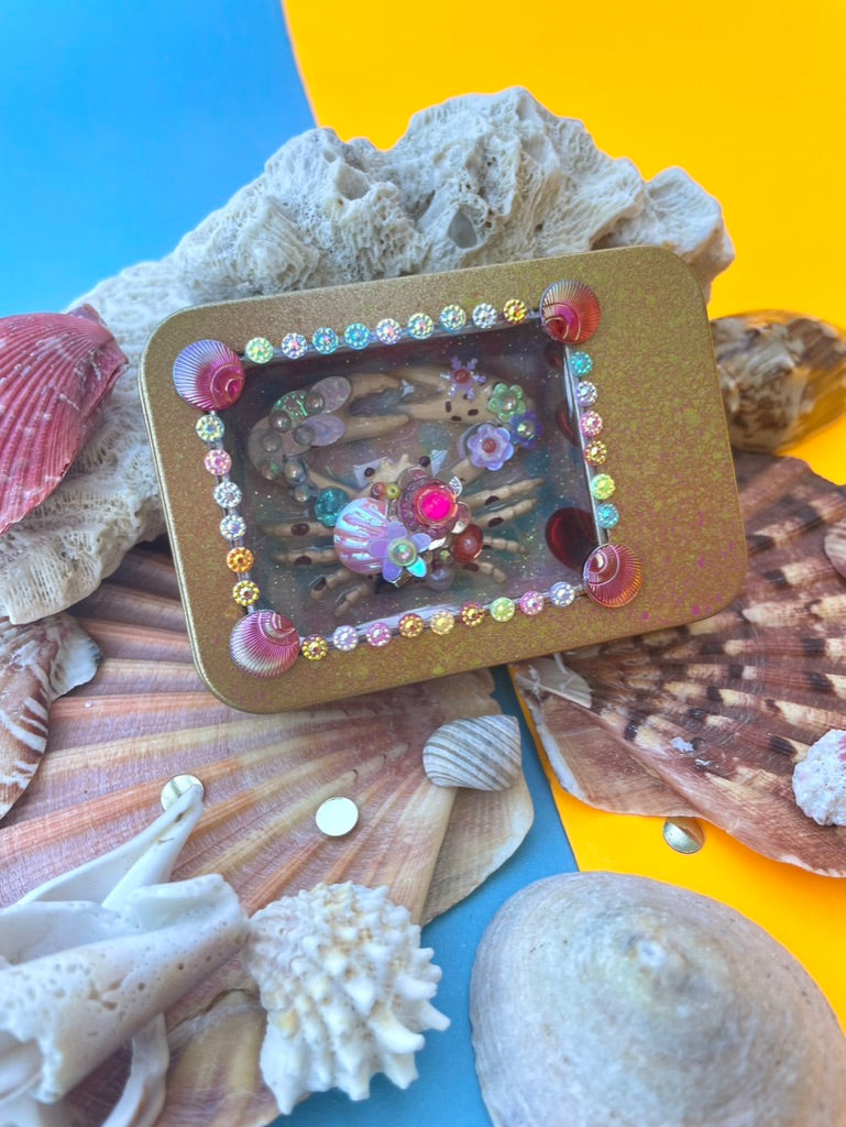 Boîte de Curiosité Fantastique - Création Originale Artisanale - Crabe "Lanterne des Dunes"