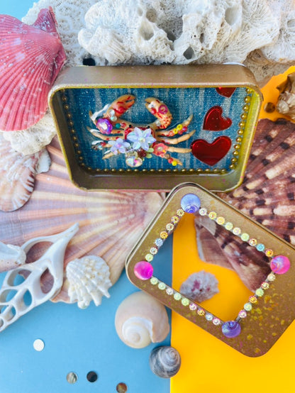 Boîte de Curiosité Fantastique - Création Originale Artisanale - Crabe "Silencieux Complice"