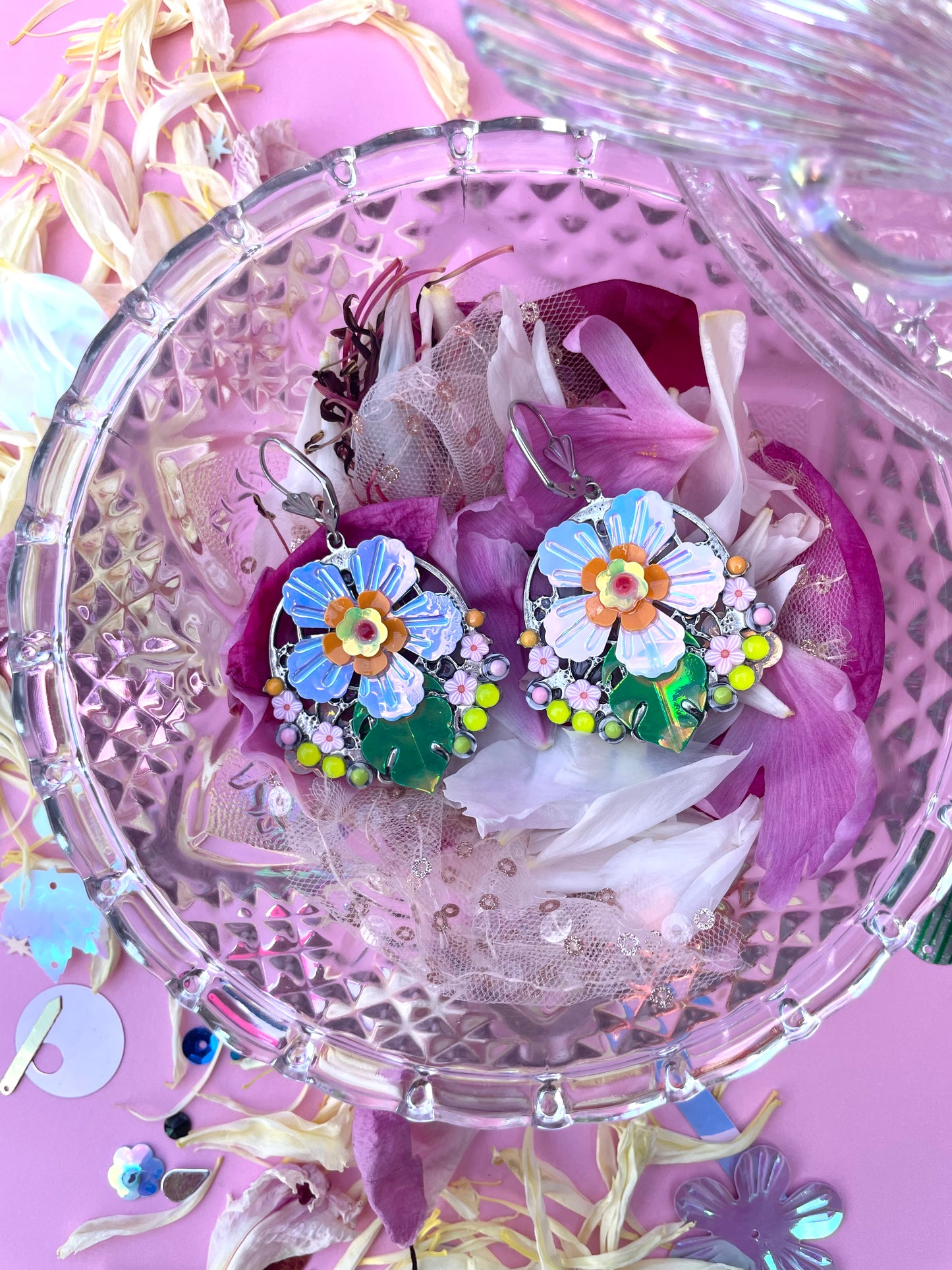 Boucles d’oreilles féériques et légères – "Fleurs Suspendues" -  Collection Été 2025