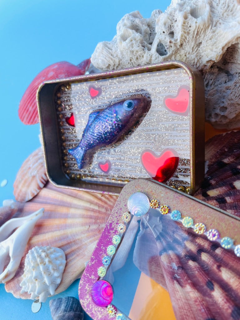 Boîte de Curiosité Fantastique - Création Originale Artisanale - Sardine "Éclat-Fugace"