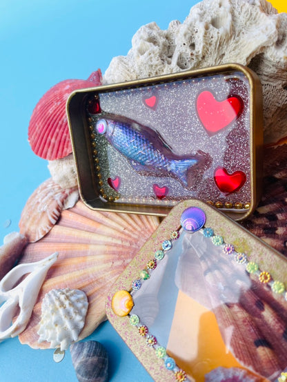 Boîte de Curiosité Fantastique - Création Originale Artisanale - Sardine "Rêve-Mauve"