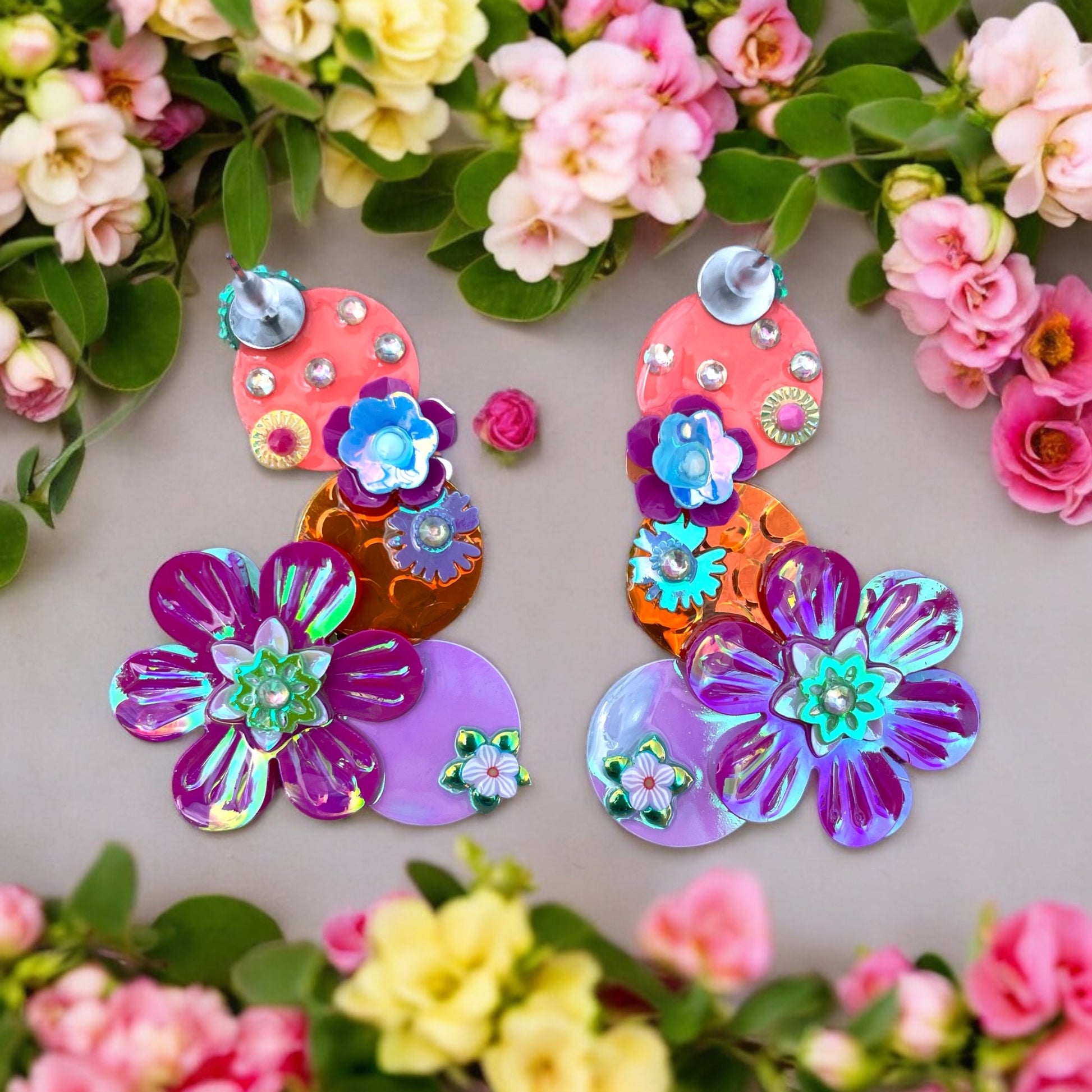 oucles d'oreilles scintillantes en sequins de Lily était une fois, des créations uniques conçues pour illuminer vos tenues et raviver votre esprit d'enfance