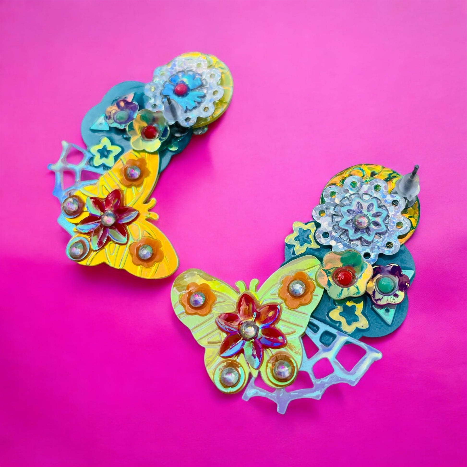 Détails en sequins sur boucles d'oreilles artisanales de Lily était une fois, alliant éclat magique et connexion avec votre enfant intérieur