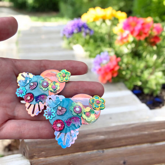 Boucles d'oreilles en sequins féériques faites main par Lily était une fois, apportant une touche magique et une connexion avec votre jardin intérieur