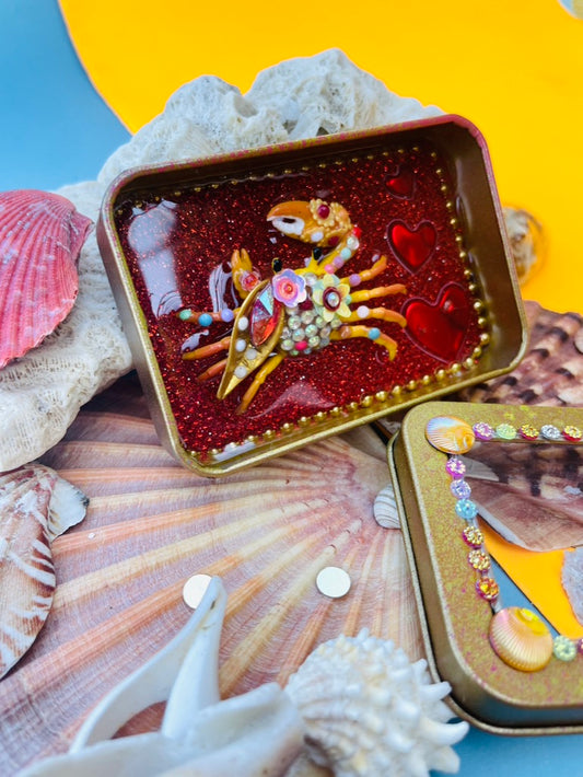 Boîte de Curiosité Fantastique - Création Originale Artisanale - Crabe "Éclipse des Grains"