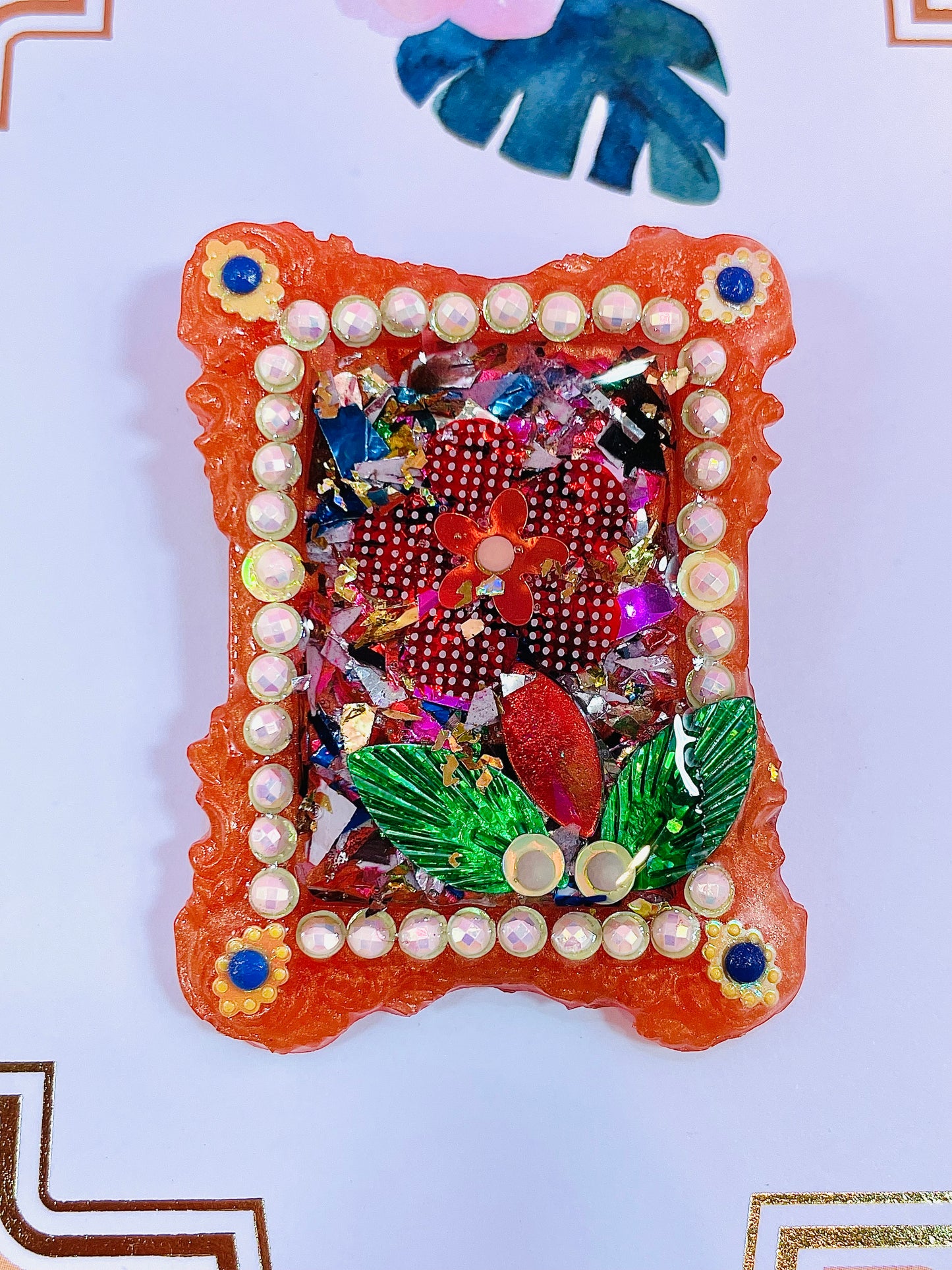 Broche féérique unique "Akane" en Résine et sequins - Fait main - Exclusivité en ligne