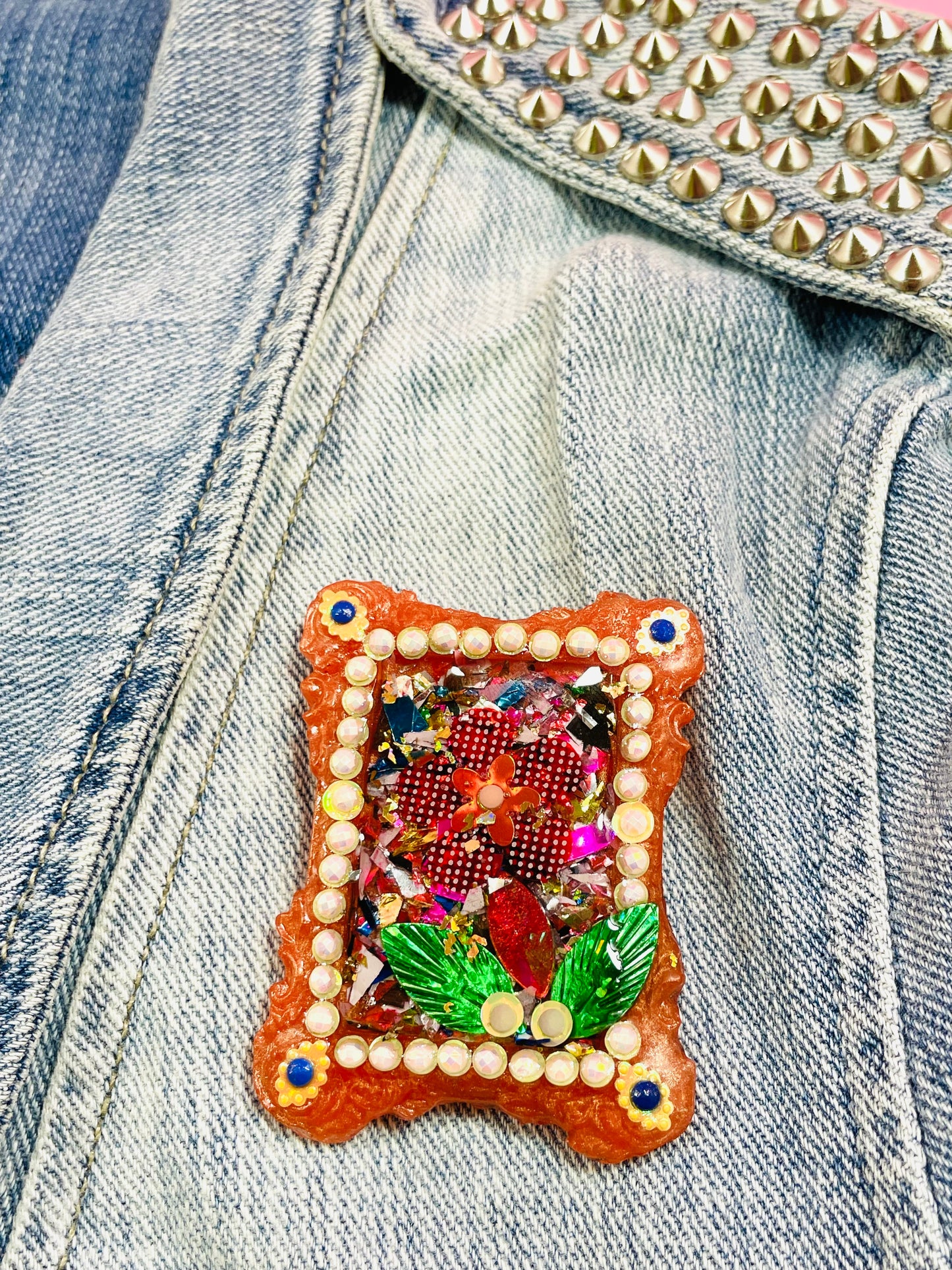 Broche féérique unique "Akane" en Résine et sequins - Fait main - Exclusivité en ligne