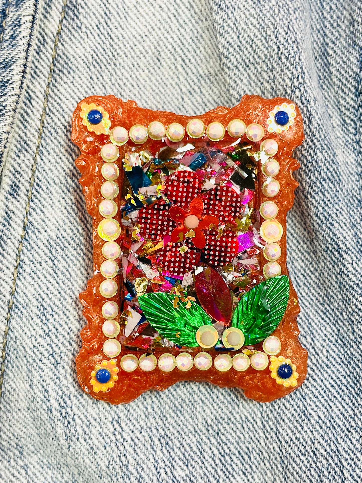 Broche féérique unique "Akane" en Résine et sequins - Fait main - Exclusivité en ligne