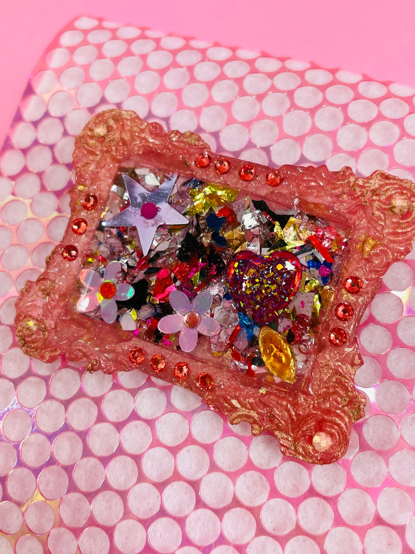 Unique fairy brooch "Ayana" in Resin and sequins - Handmade - Online exclusive