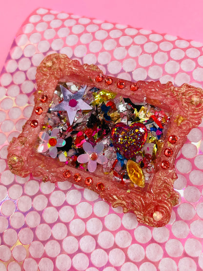 Unique fairy brooch "Ayana" in Resin and sequins - Handmade - Online exclusive