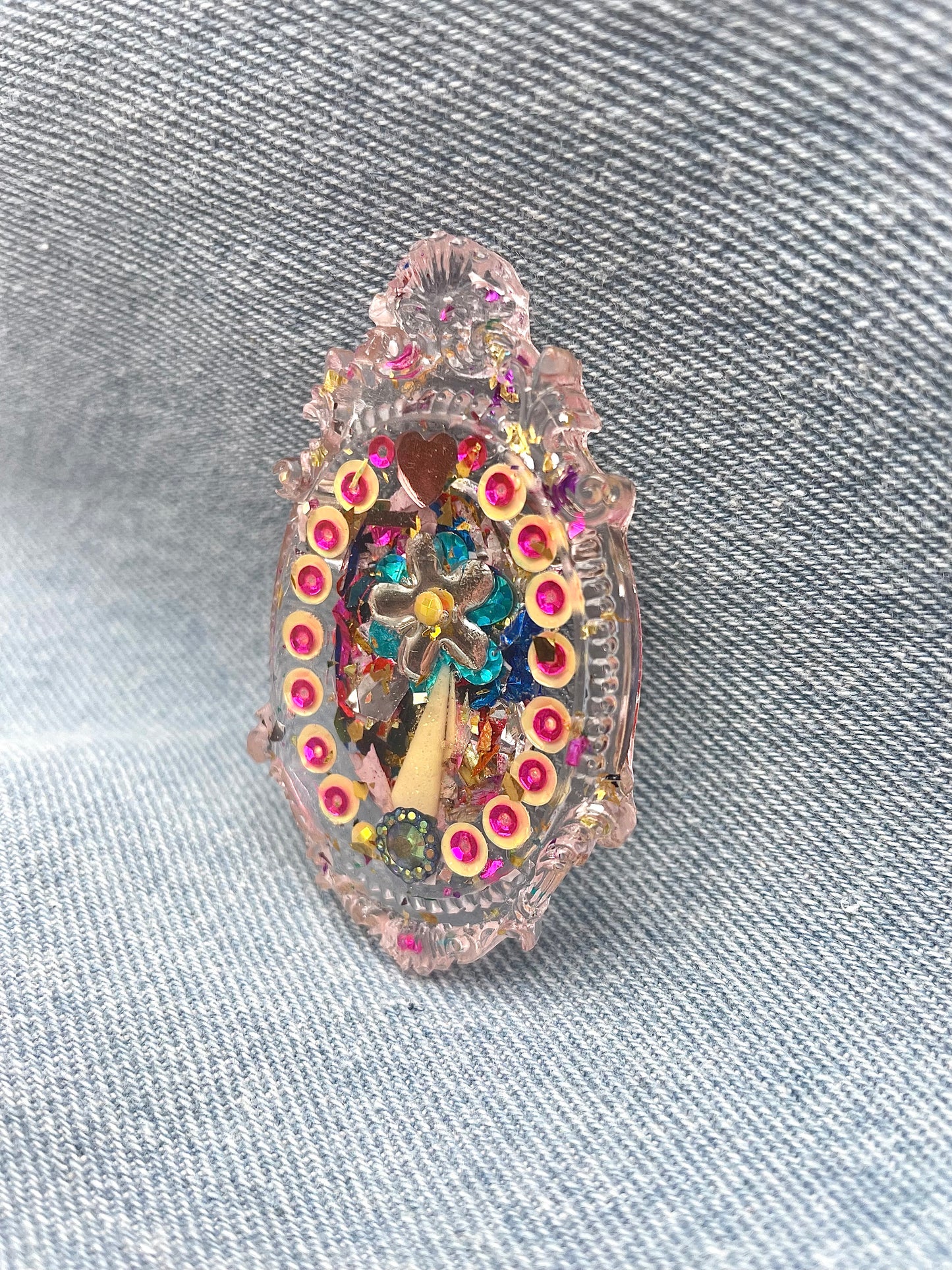 Broche féérique unique "Azura" en Résine et sequins - Fait main Exclusivité en ligne